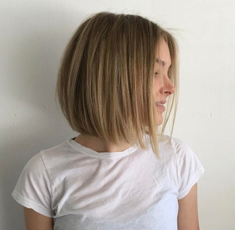 Каре на русые волосы с челкой