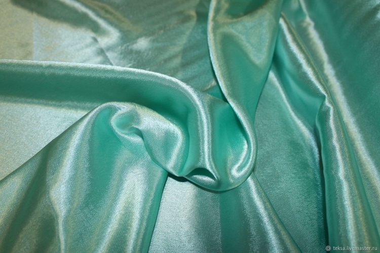 Платье из сатина черный