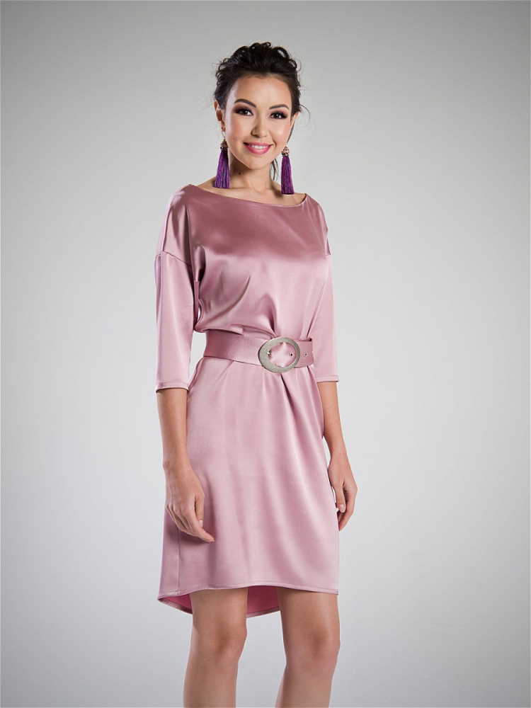 Атласное розовое платье