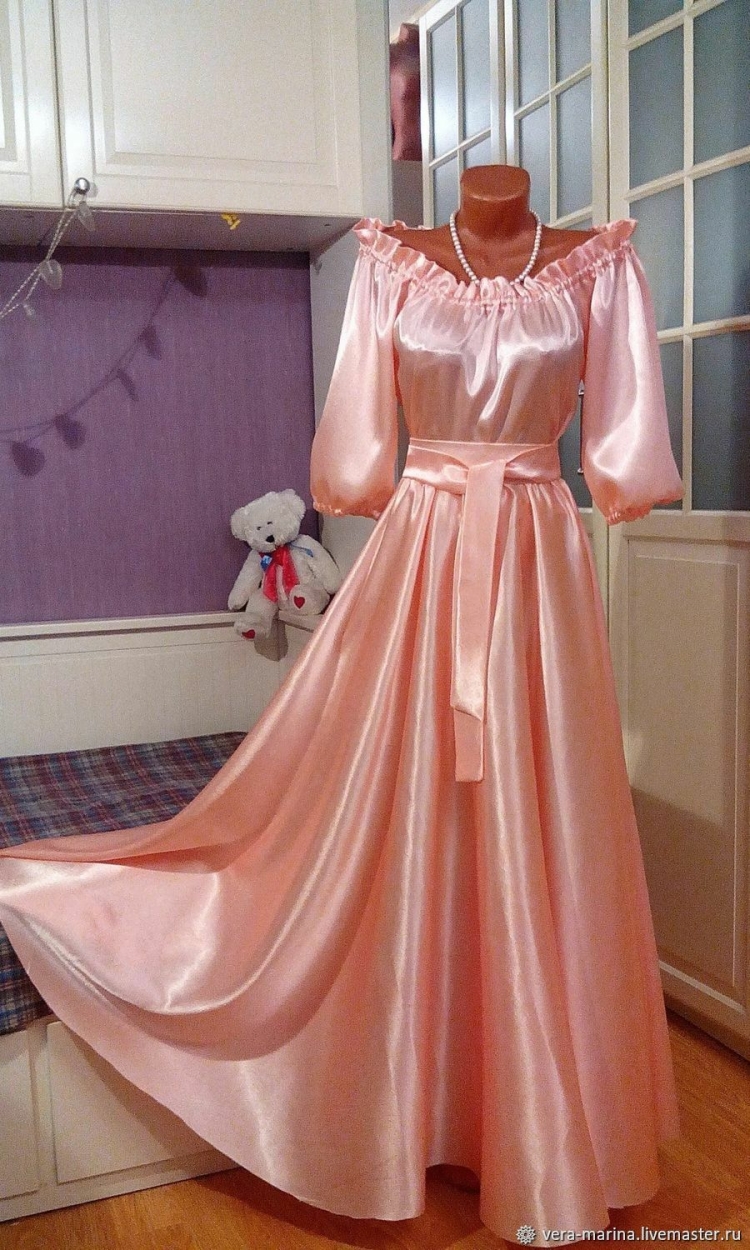 Атласное платье