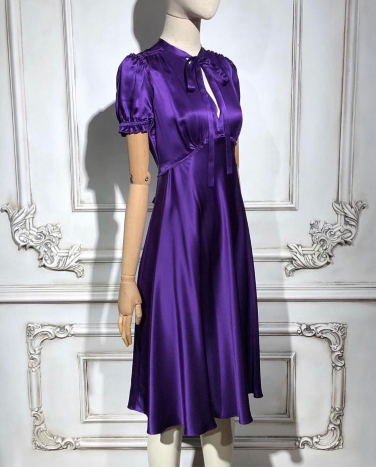 Платье из сатина