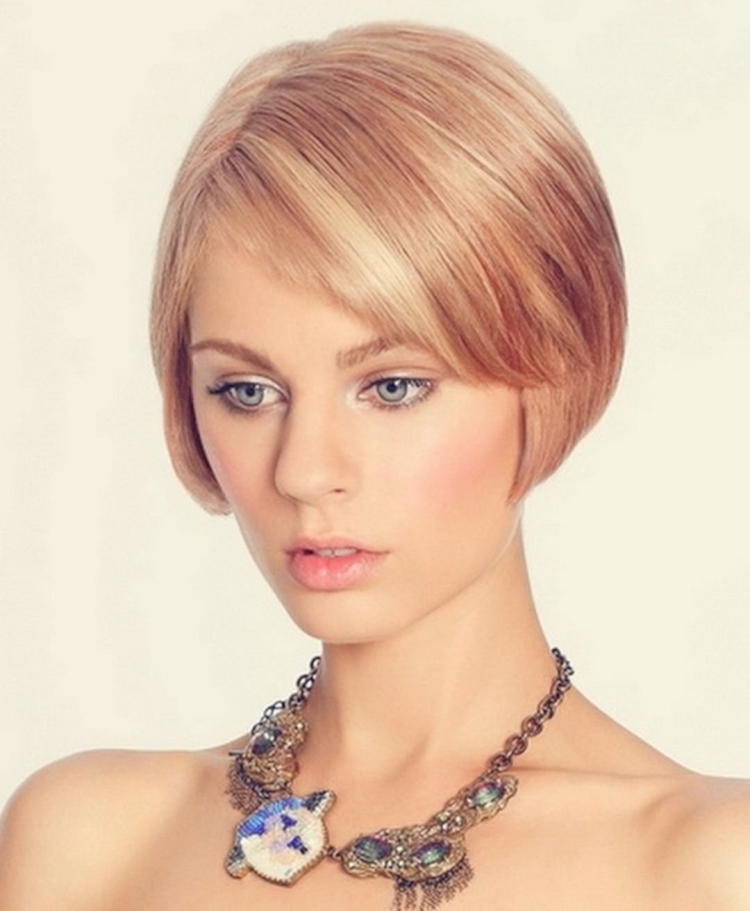 Короткие стрижки светло русые волосы