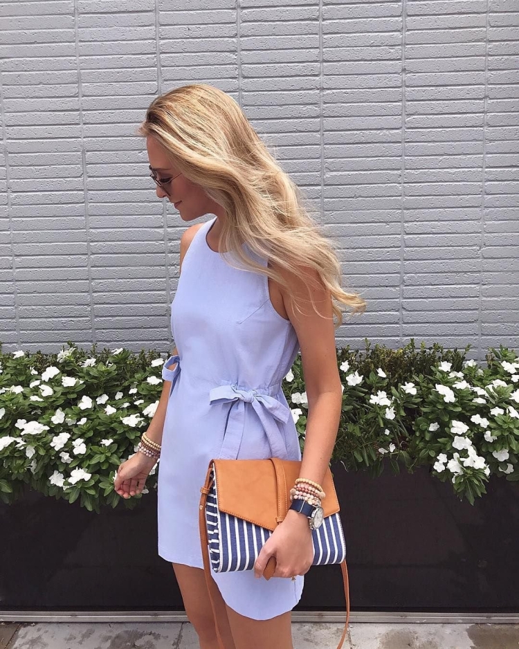 Стильное платье