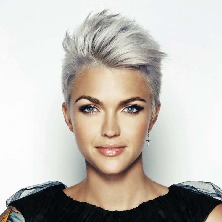 Руби Роуз Пикси блонд