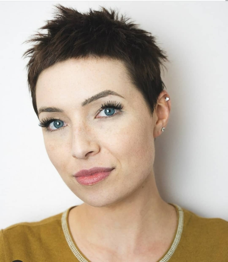 Стрижка Ёжик женская на короткие