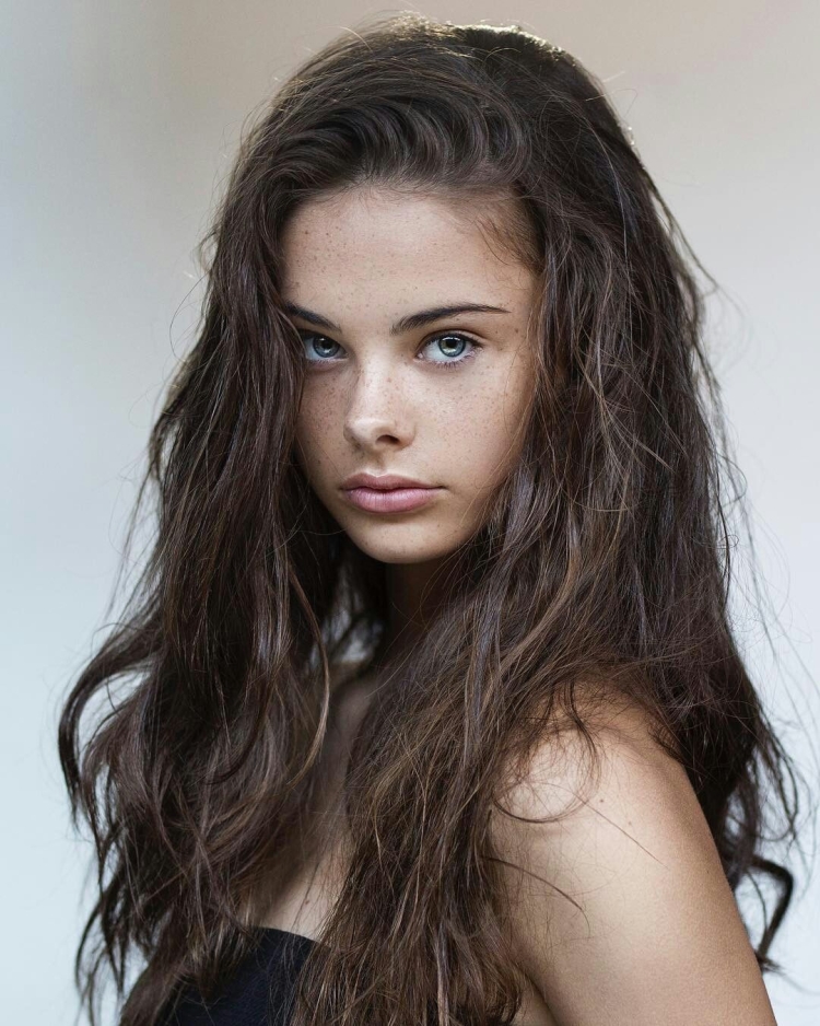 Meika Woollard и её сестры
