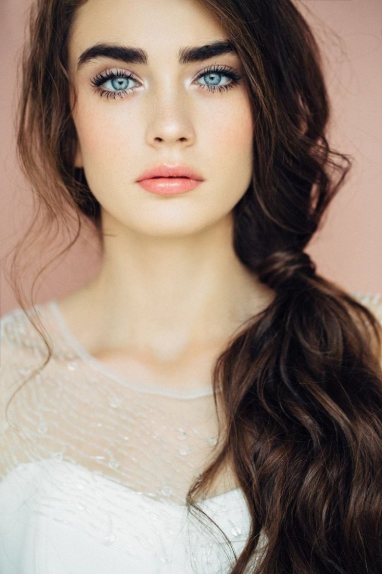 Брюнптаи с голубыми глазами