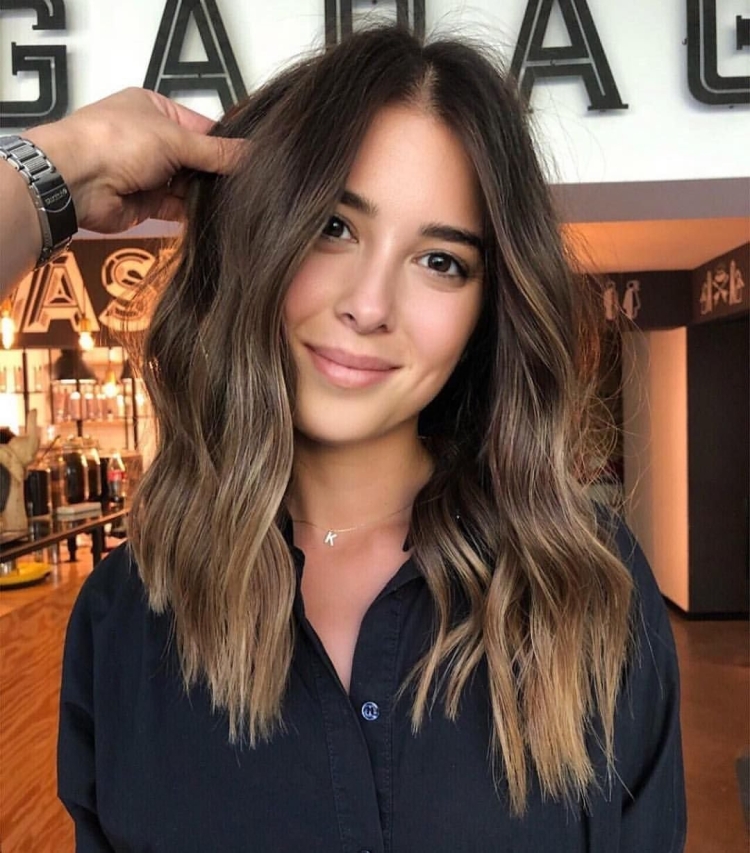 Шатуш на средние волосы темные прямые