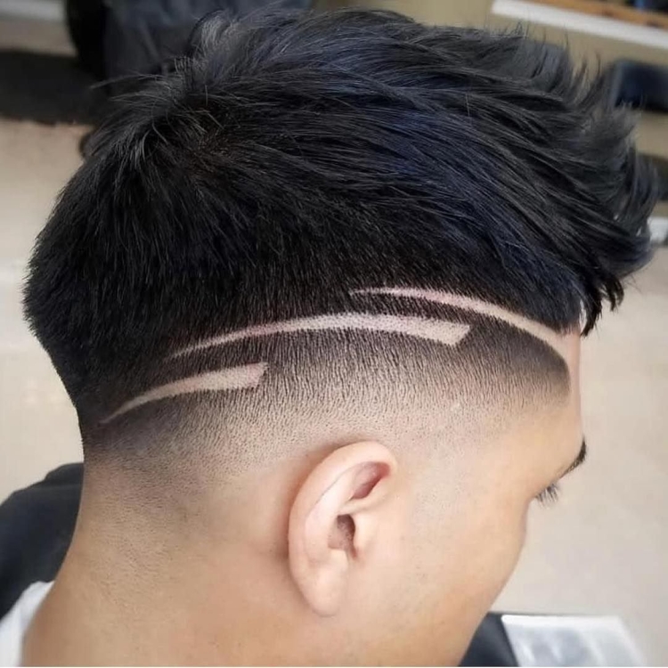 Стрижки с полосками