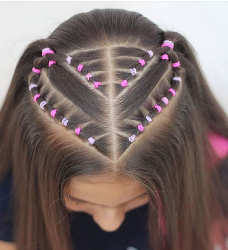 Прическа с маленькими резиночками для девочки