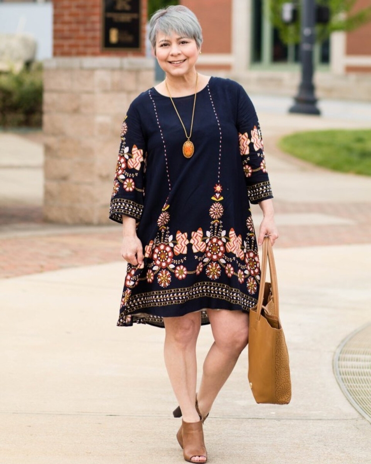 П да тья для пожилых женщин