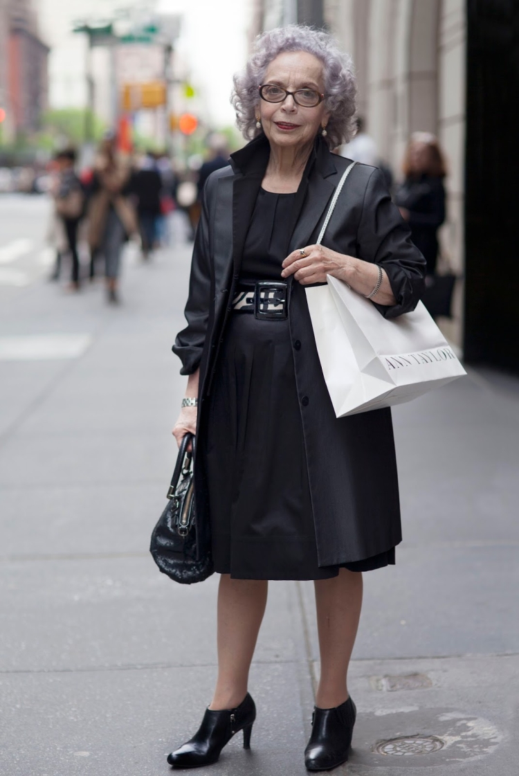 Вечерние платья для женщин за 50