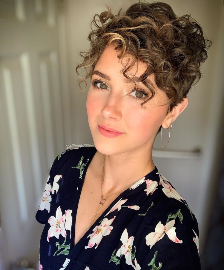 Короткая стрижка с кудряшками