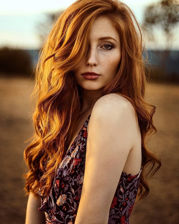 Густые рыжие волосы