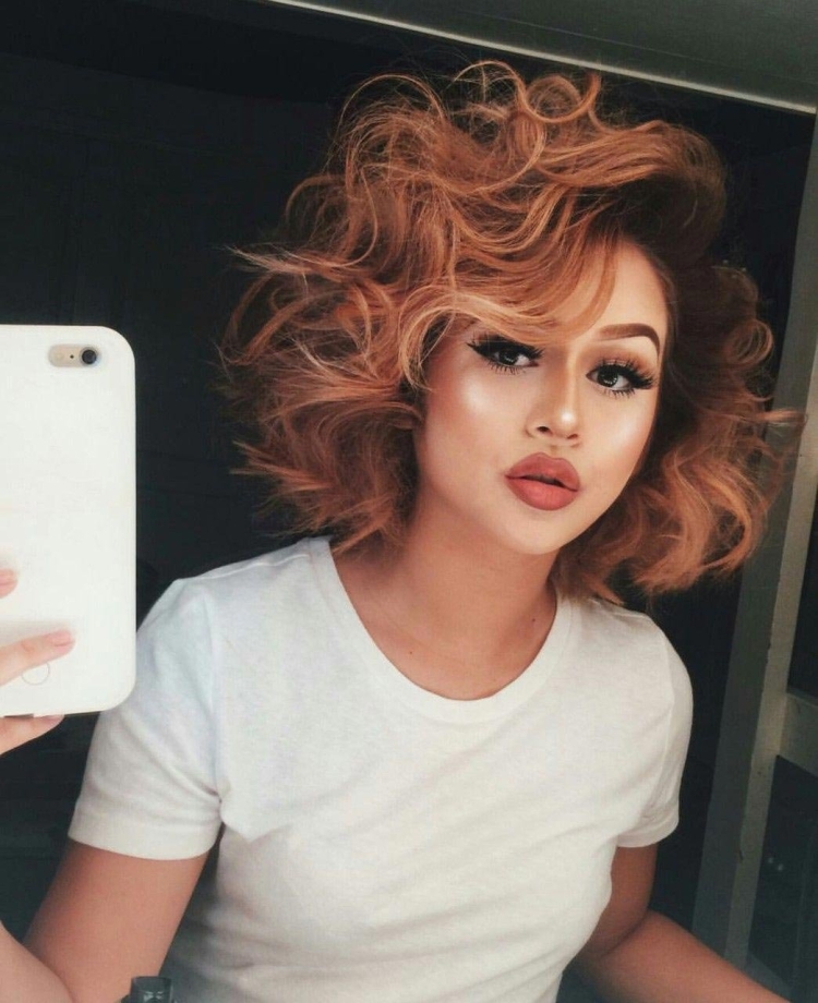 Рыжие кудрявые волосы каре