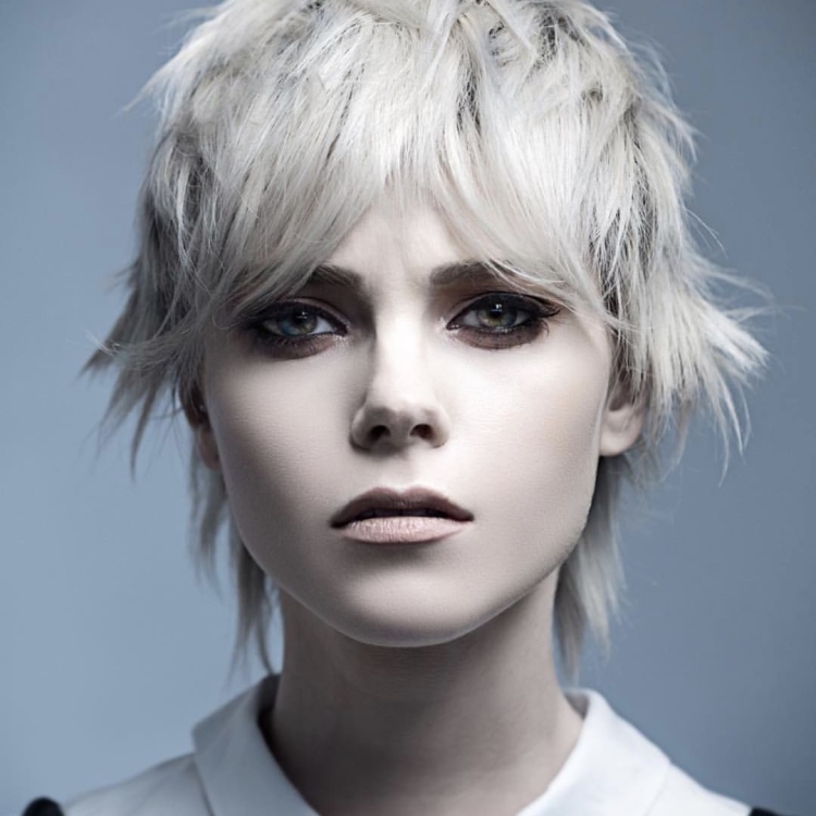 Короткие Растрепанные волосы