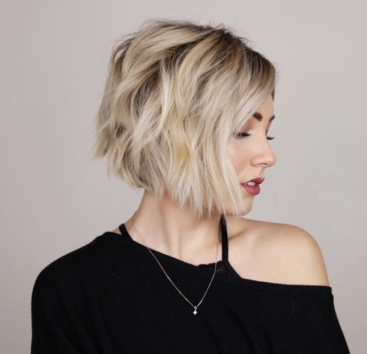 Многослойный Боб слоистый Боб блондинки