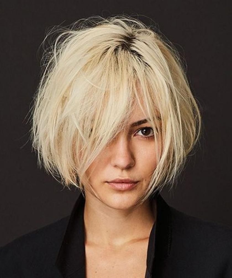 Каре растрепанный Боб