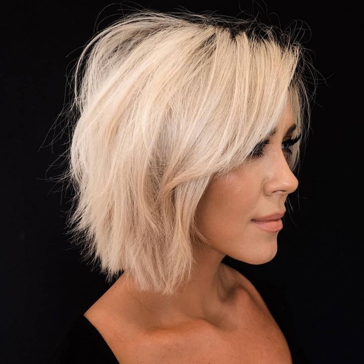 Стрижка Боб Каскад на короткие тонкие волосы