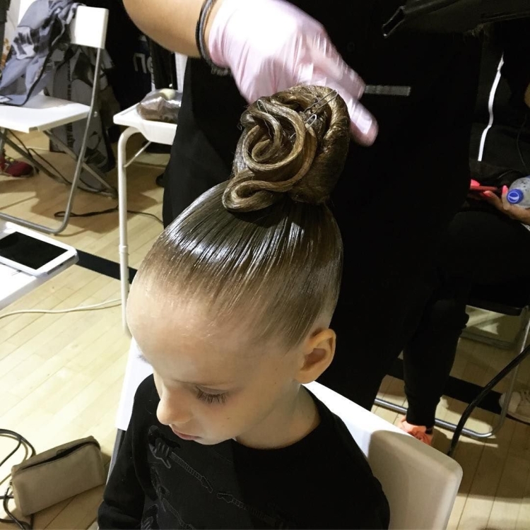 Бальные танцы прически для девочек ювеналы2