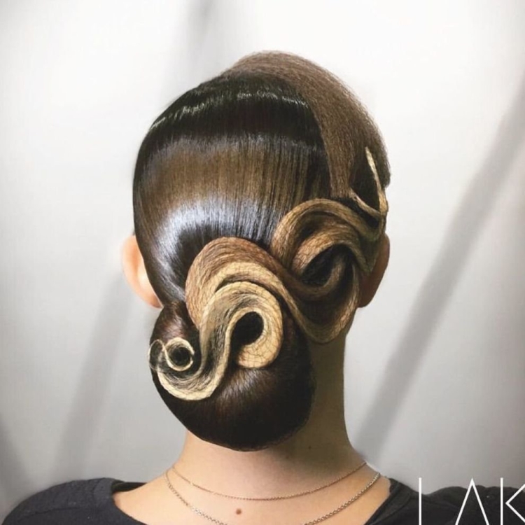 Красивая высокая прическа для бальных танцев