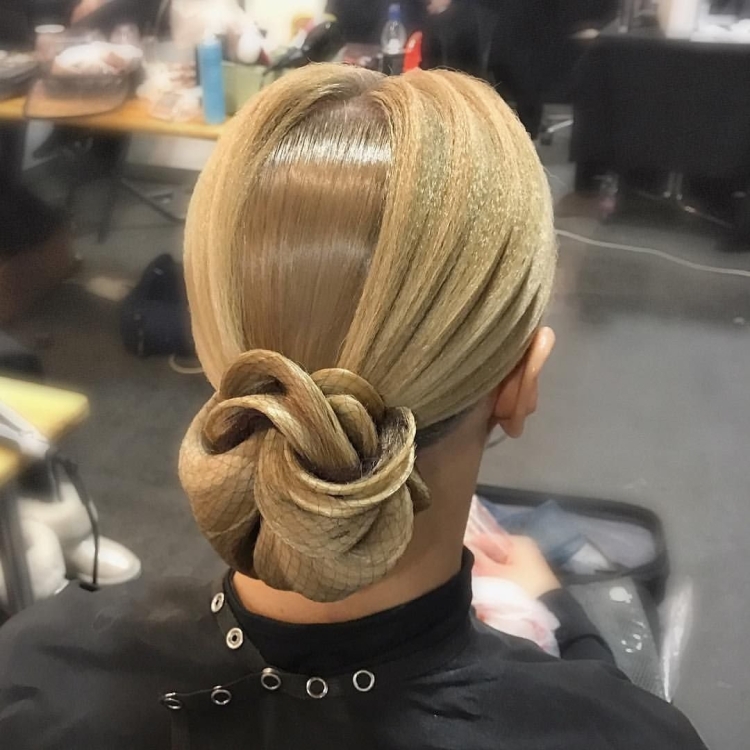 Бальные прически с гофре