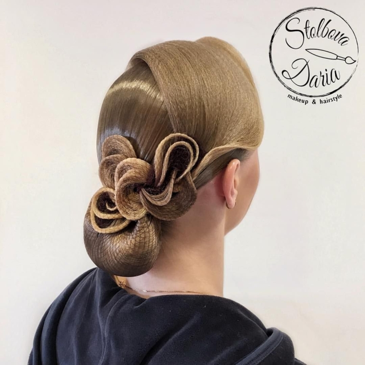 Модные бальные прически