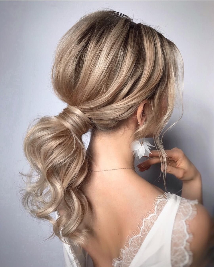 Свадебная прическа собранная