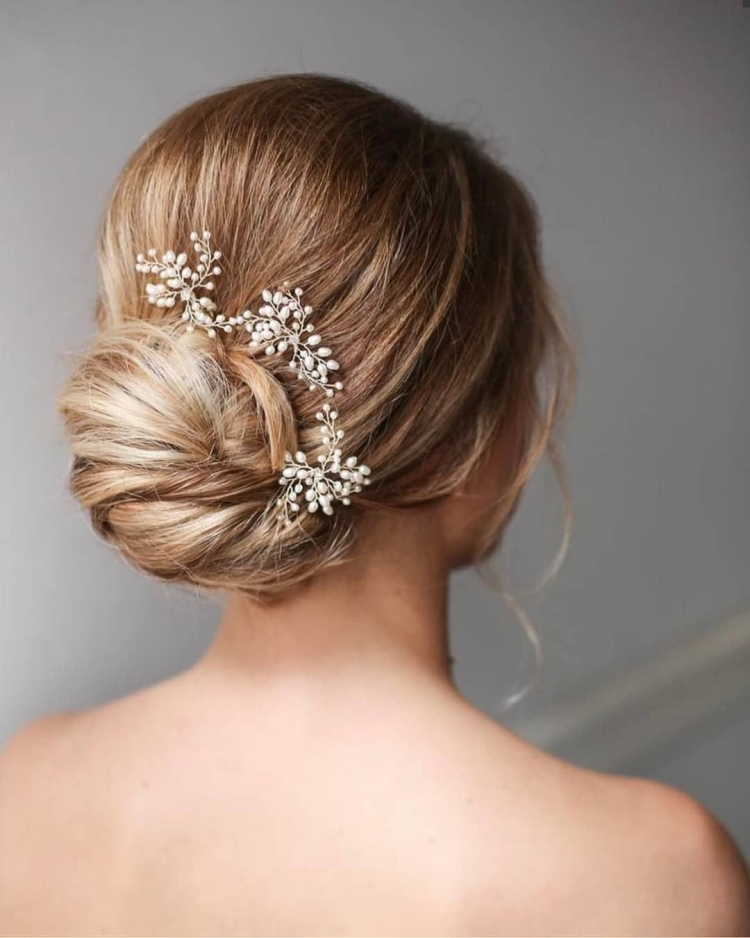 Свадебная прическа пучок