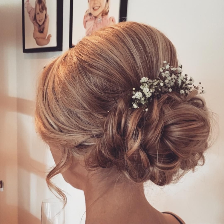 Низкий пучок на свадьбу