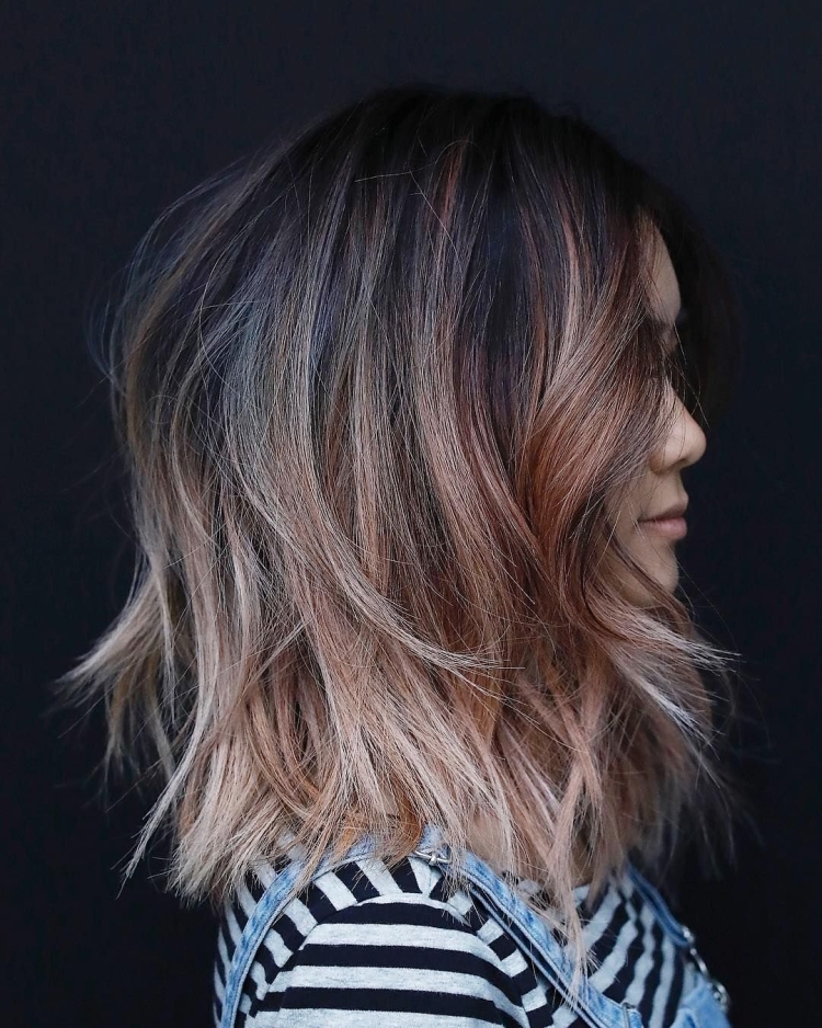 Балаяж на Каскад на средние волосы 2022