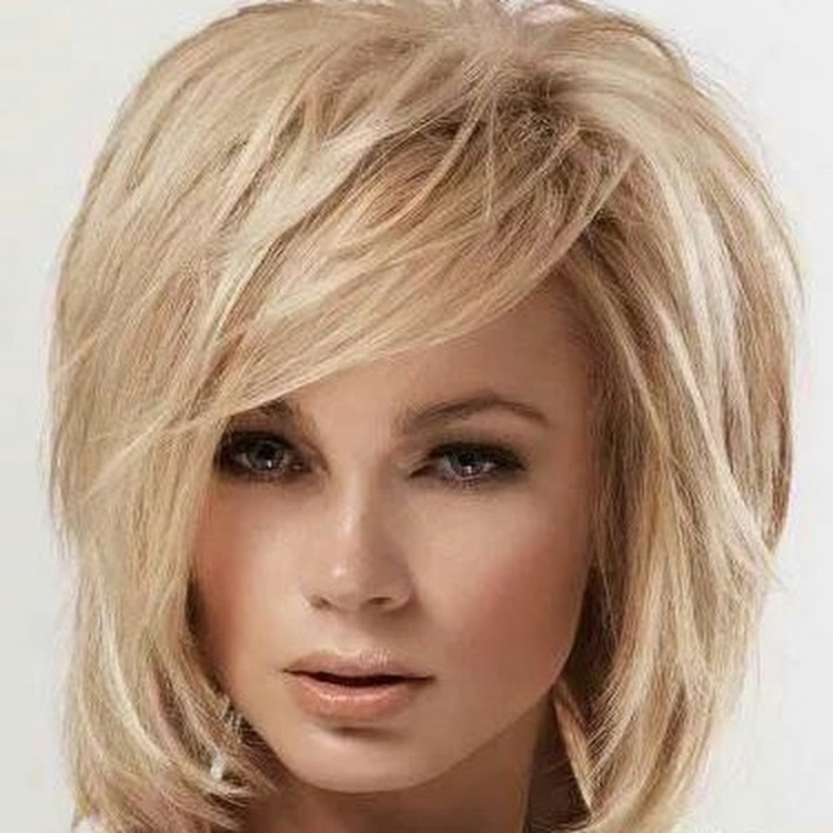 Каре-Боб Каскад на средние чёлкой