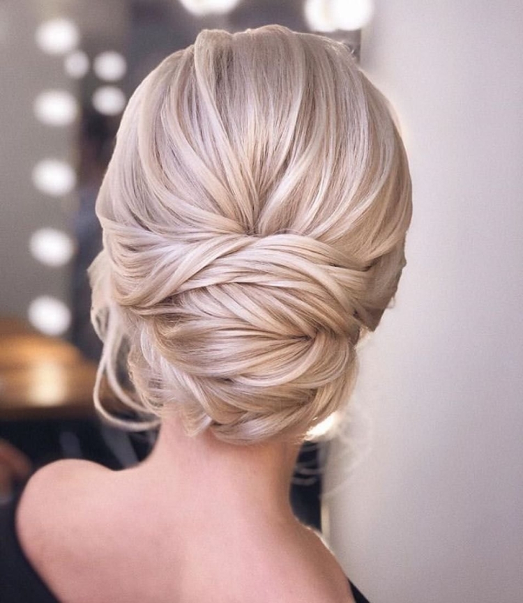 Прическа собранные волосы