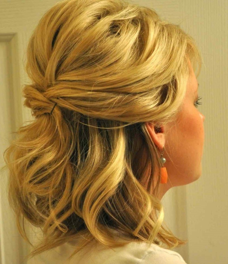 Праздничные прически на средние волосы