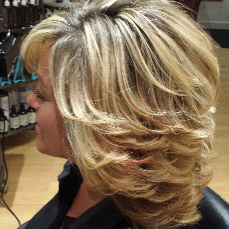 Праздничная укладка на стрижку Каскад