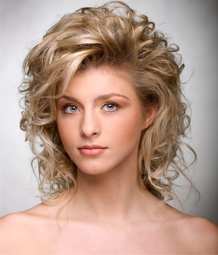 Укладка волос средней длины