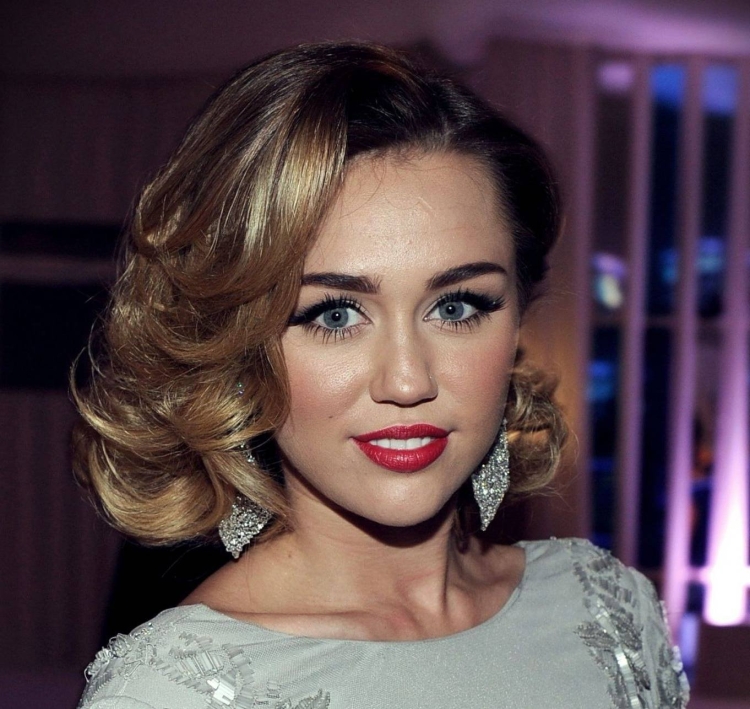 Голливудские Локоны на каре