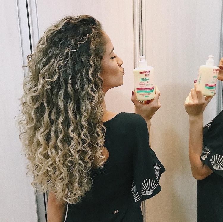 Наращивание кудрявых волос