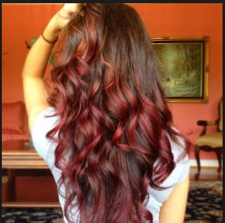 Красные кончики на русых волосах