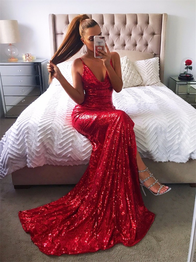 Красное платье с одним рукавом