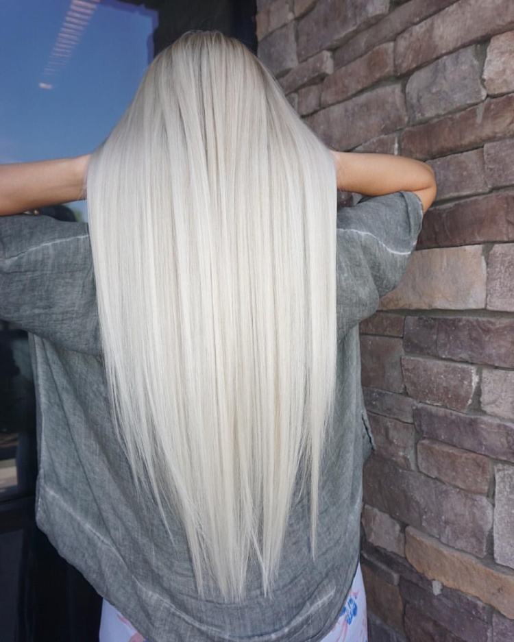 Длинные белые волосы