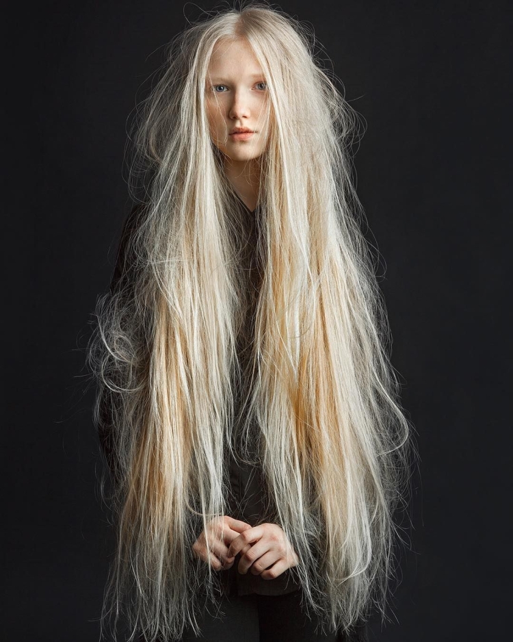 Длинные волосы