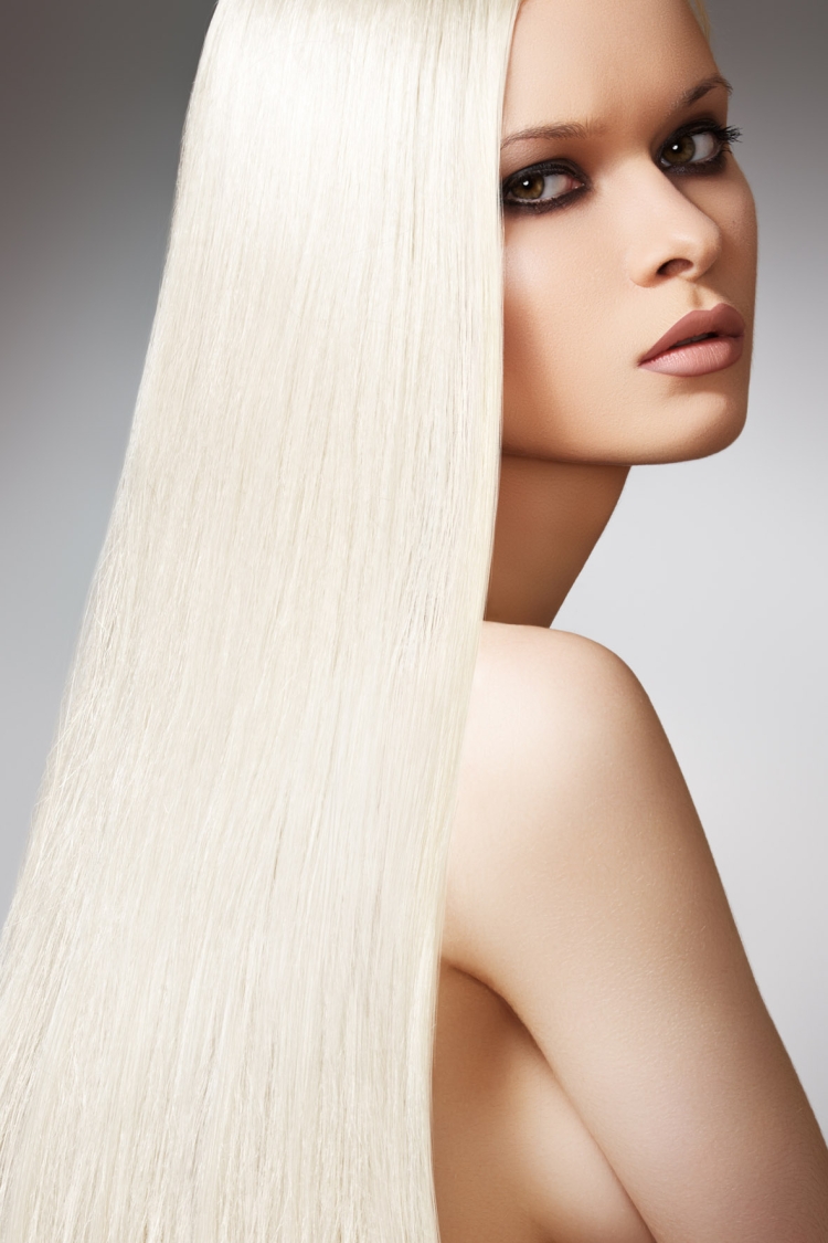 Длинные прямые белые волосы