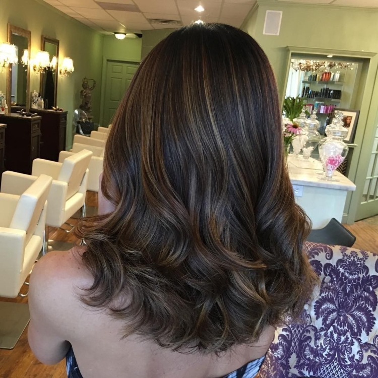 Каскат не густых волосах