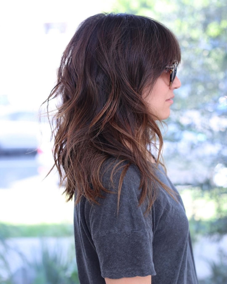 Шегги стрижка на длинные темные волосы