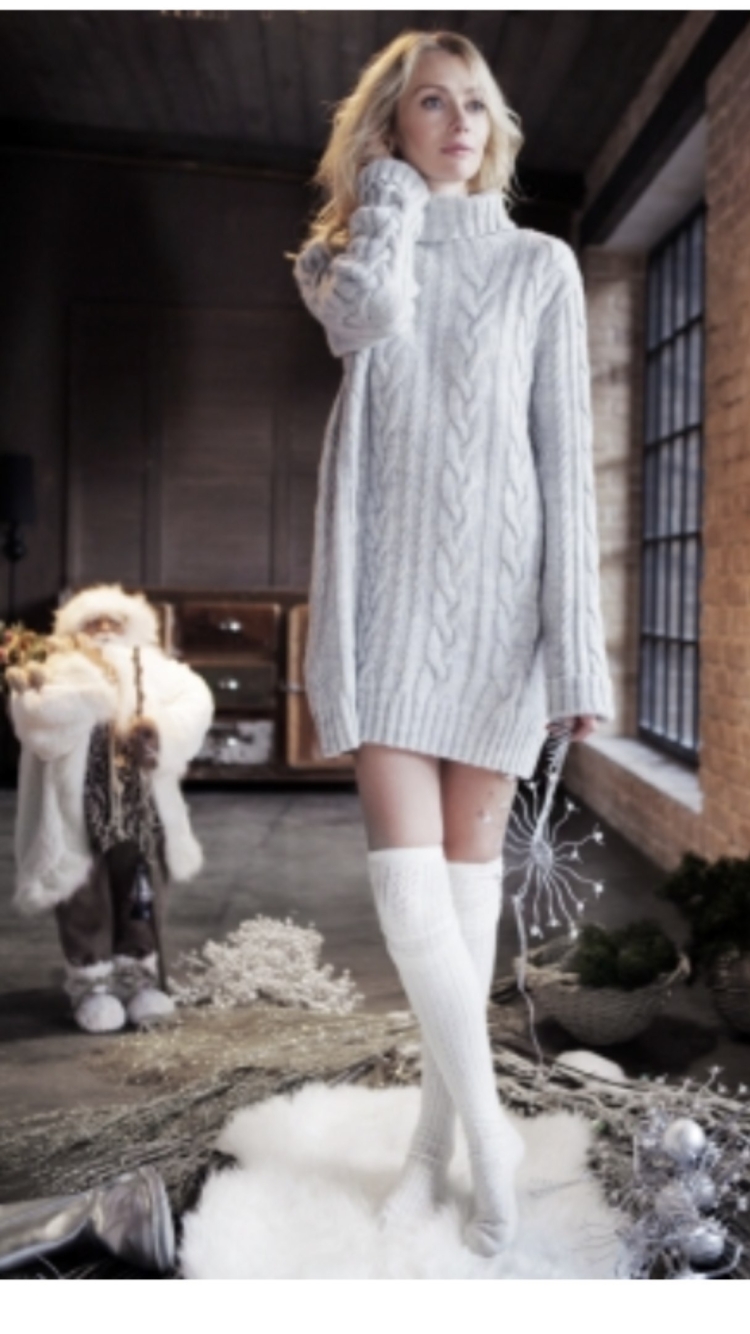 Платье свитер белое вязаное