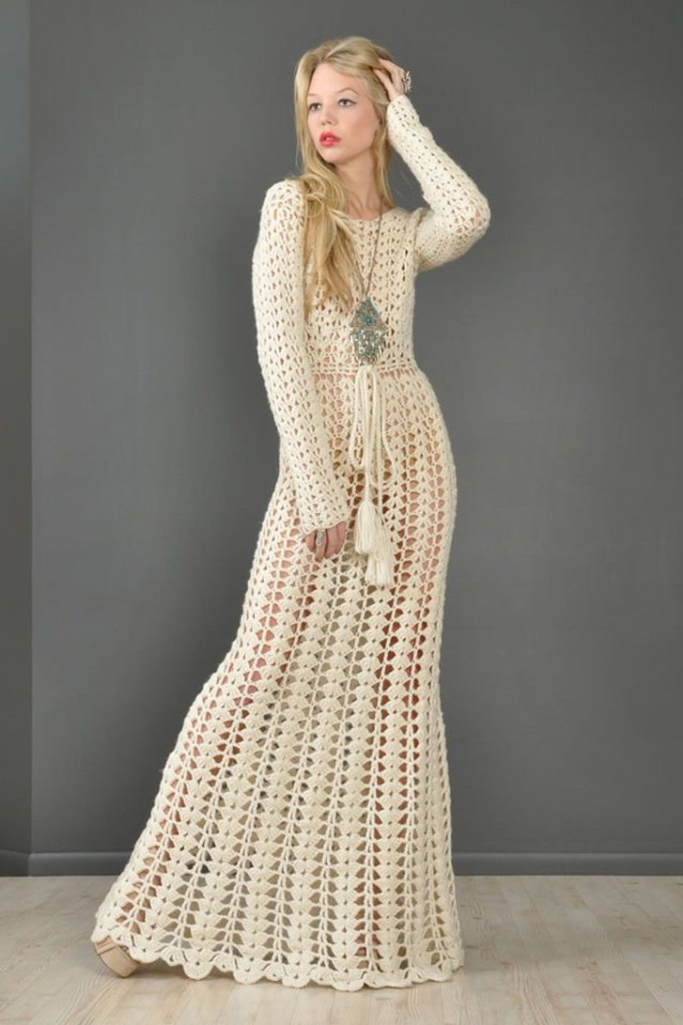 Вязаное платье в пол