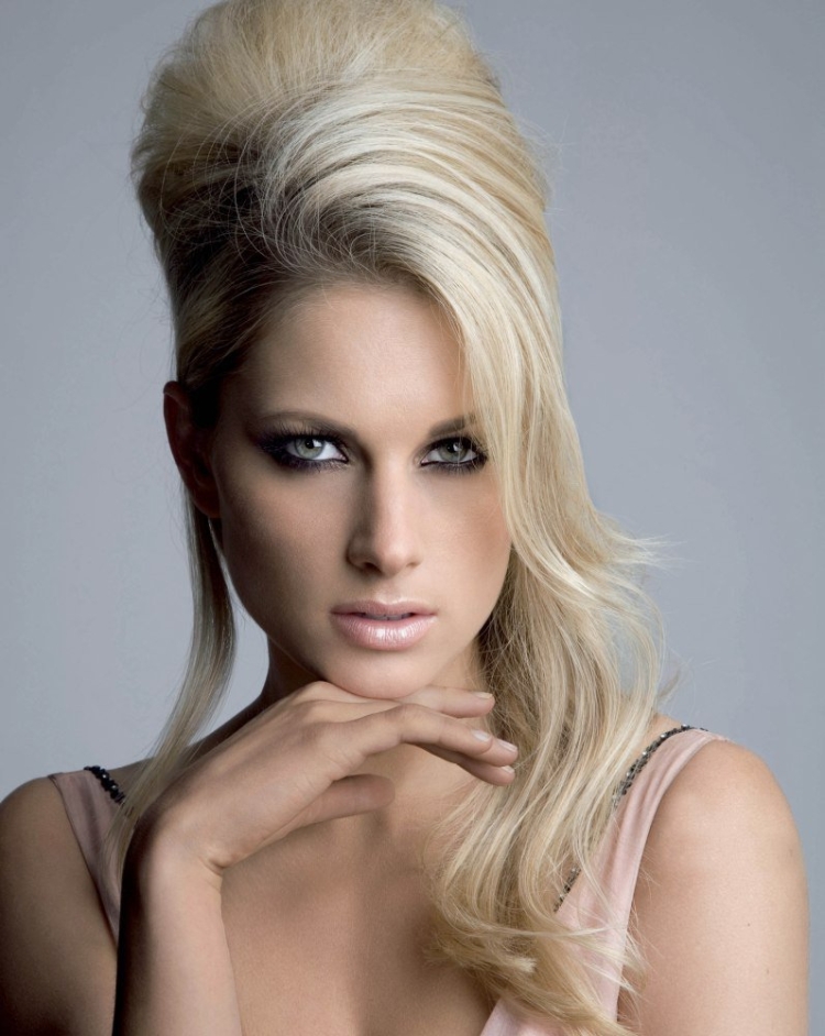 Прически с начесом на средние волосы