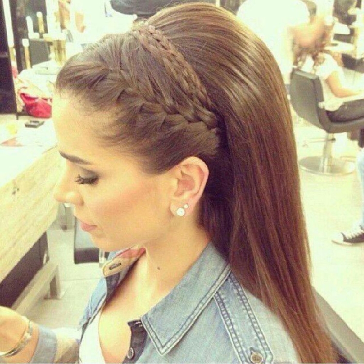 Прическа с начесом и косой