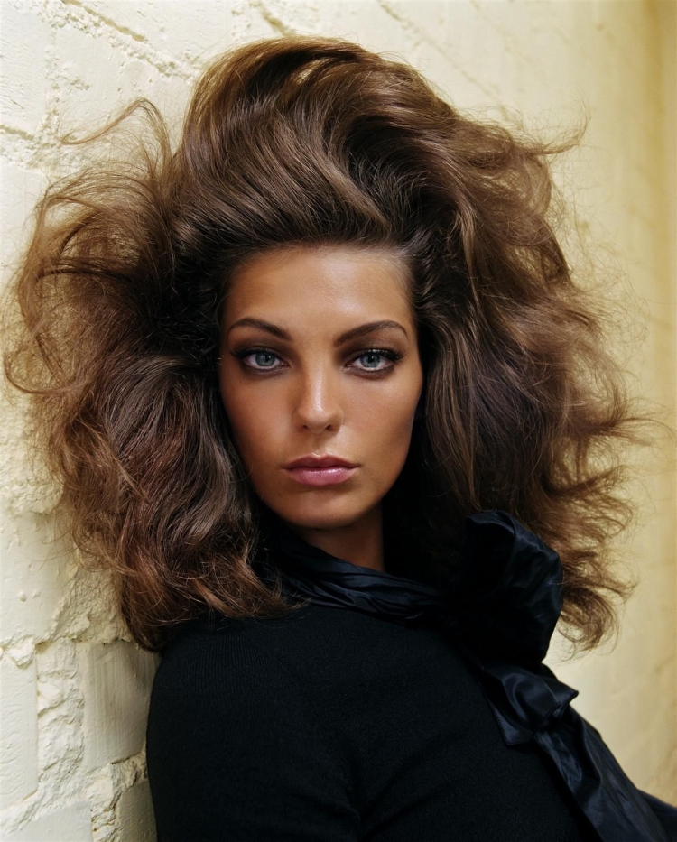 Прически с начесом на средние волосы